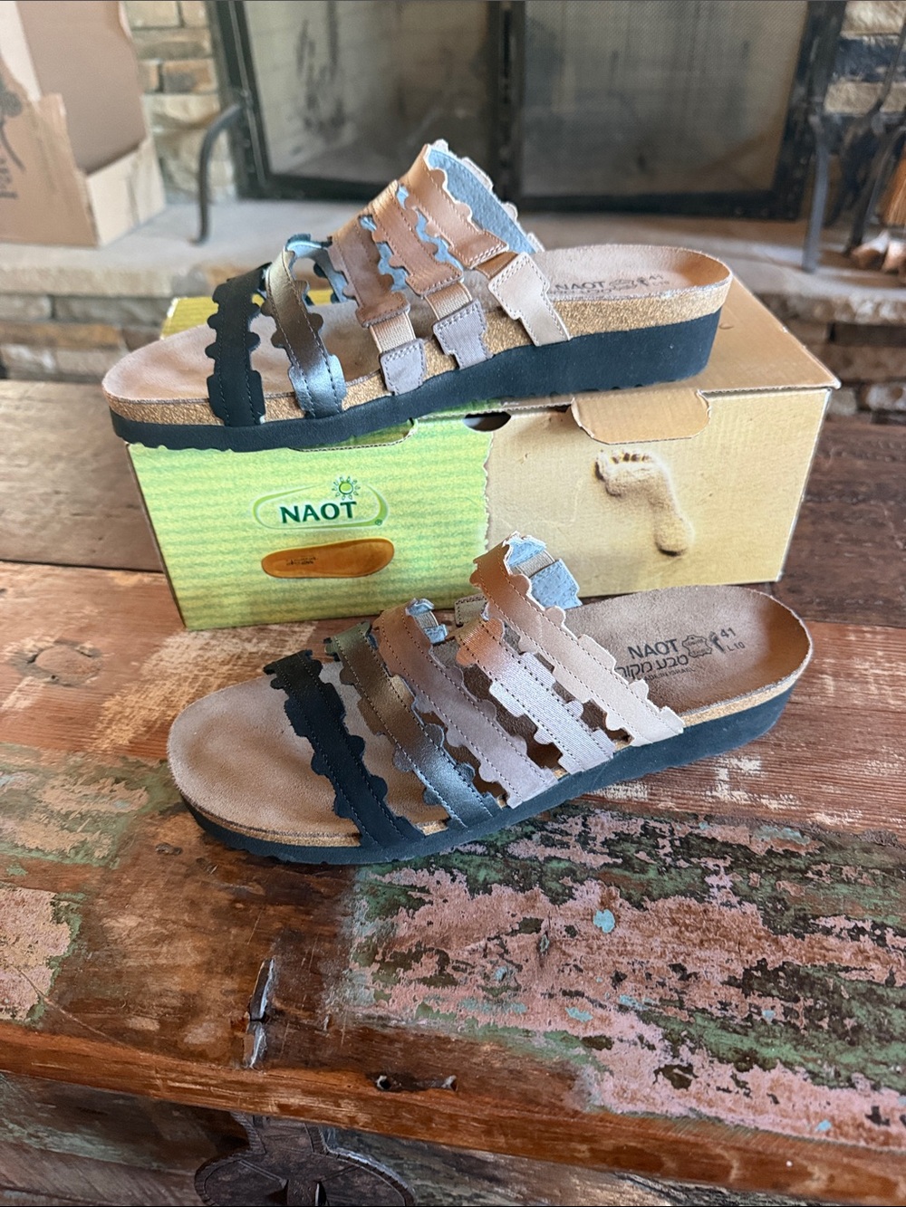 NIB Naot Women Sandals Sz 41